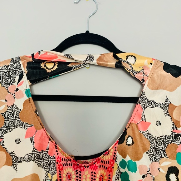 Floral Print Blouse - Picture 4 of 5